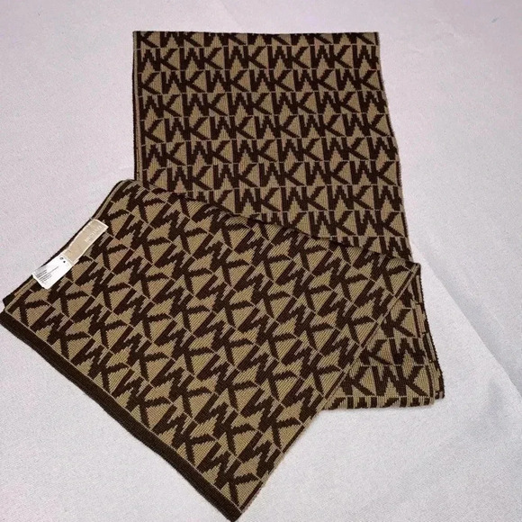 Michael Kors Scarf, Excellent Condition. - Picture 1 of 2
